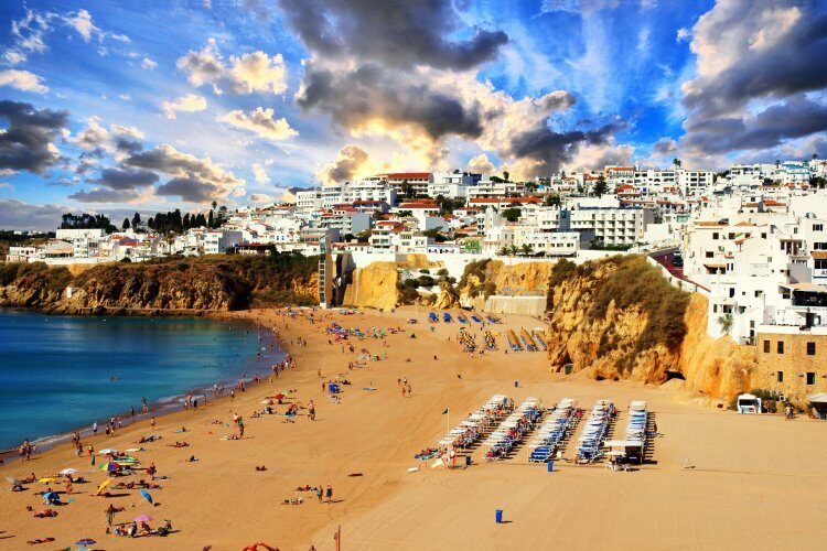 Badeurlaub Albufeira – beliebter Urlaubsort an der Algarve