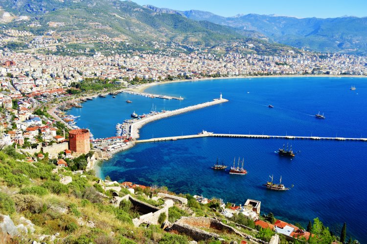 Antalya – eine moderne Stadt der Antike