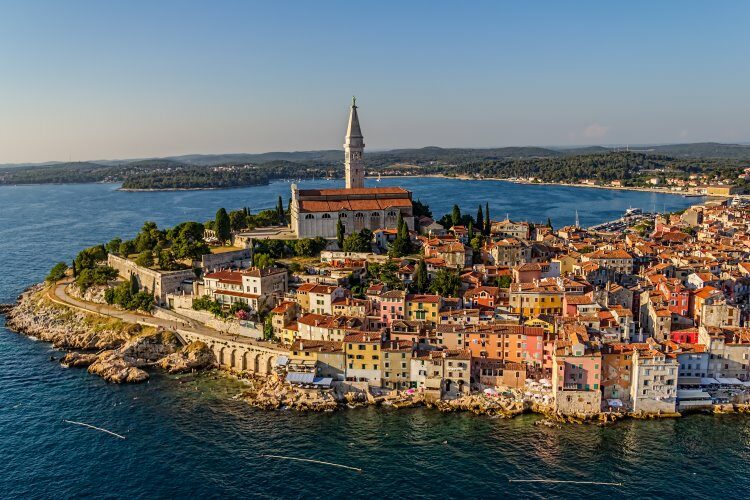 Rovinj – Stadt mit malerischer Kulisse und beliebter Badeort